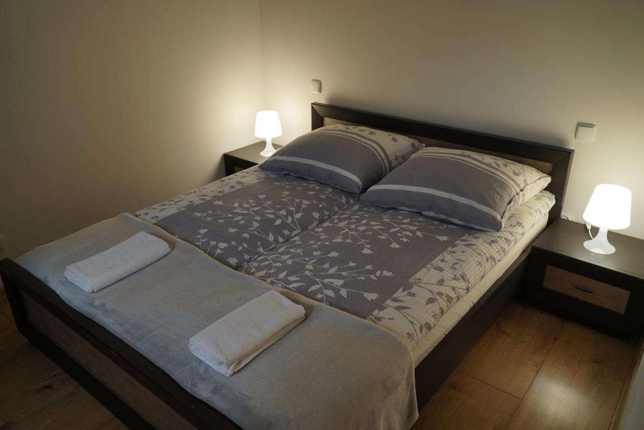 Apartament Naleczow Dom Pod Orzechami Esterno foto